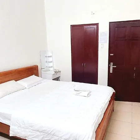 Khach San Huong Quynh Hotel
